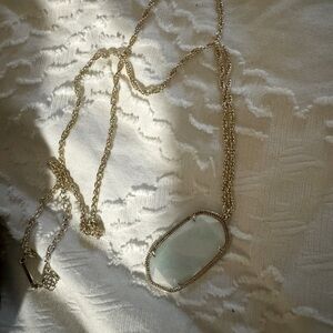 Kendra Scott pendant necklace